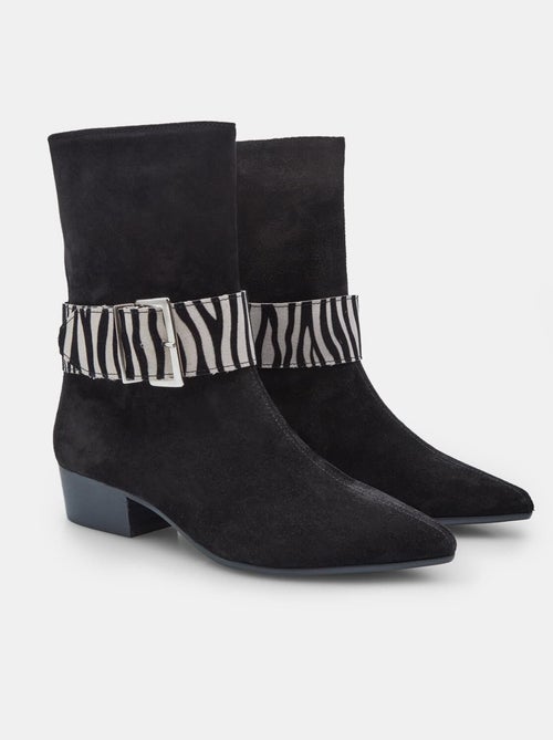 Bottines en daim avec bride animalière BATA - Kiabi