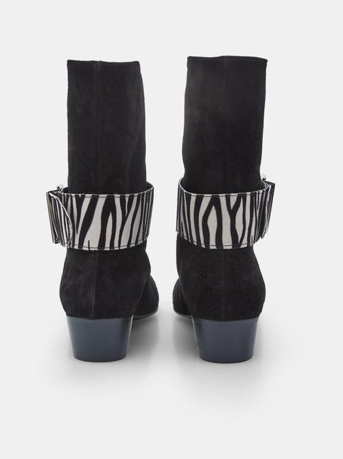 Bottines en daim avec bride animalière BATA - Kiabi
