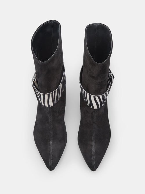 Bottines en daim avec bride animalière BATA - Kiabi