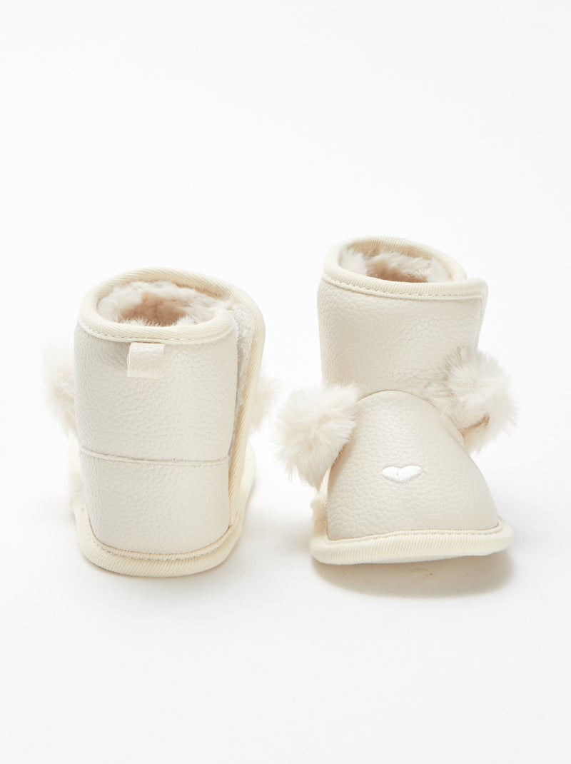 Bottines fourrées avec pompon Beige - Kiabi
