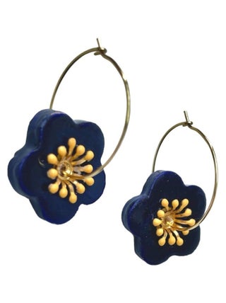 Boucles d'oreilles, créoles fleur bleue en céramique - Modèle unique artisanal