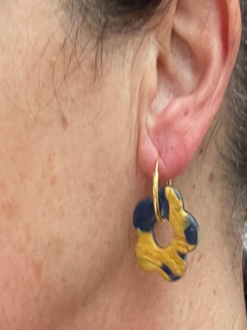 Boucles d'oreilles, créoles fleurs bleues et or - Modèle unique fait main Bleu - Kiabi