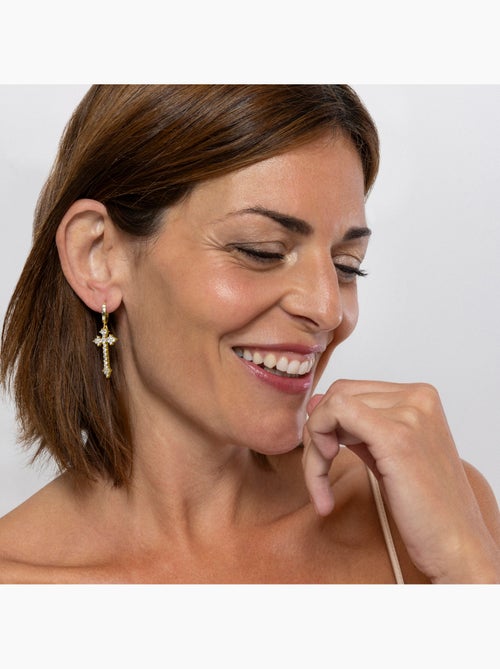 Boucles d'oreilles Luxenter Brilliant Zirconia et plaqué or 18k - Lysay - Kiabi Boucles d'oreilles Luxenter Brilliant Zirconia et plaqué or 18k - Lysay - Kiabi
