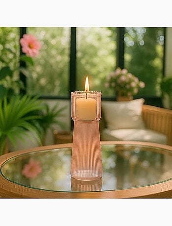Bougeoir en verre strié rose 19cm