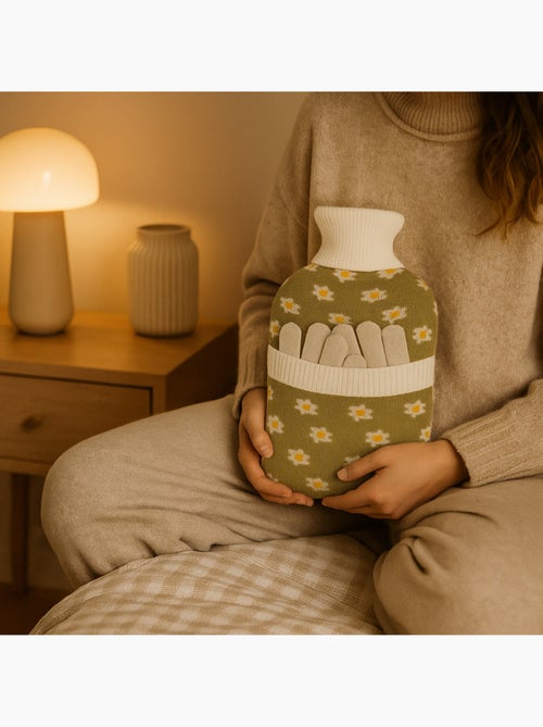 Bouillotte à eau avec gants et housse tricot motif fleurs - Kiabi