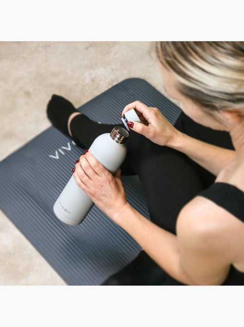 Bouteille, gourde isotherme chaud ou froid en acier inoxydable, réutilisable - vivezen - Kiabi Bouteille, gourde isotherme chaud ou froid en acier inoxydable, réutilisable - vivezen - Kiabi