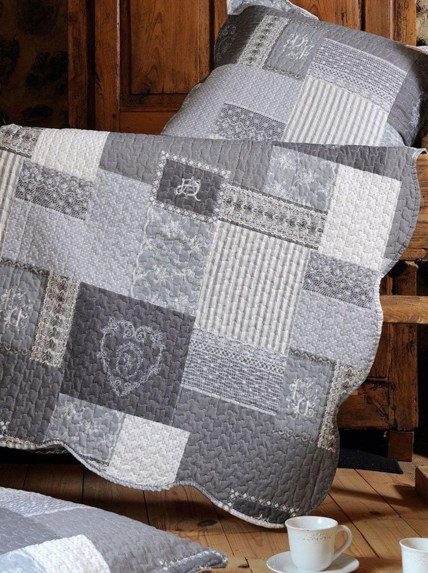 Boutis 100% Coton Et Ses 2 Taies D'Oreiller - Beige - 260x260 Cm - Occasion