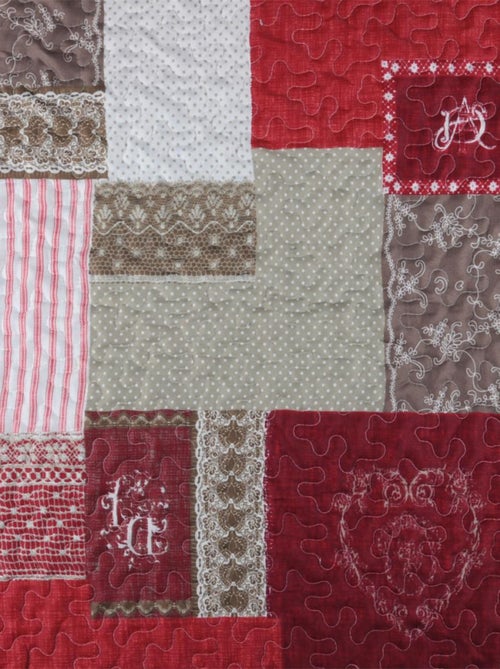 Boutis montagne rouge et gris - Kiabi