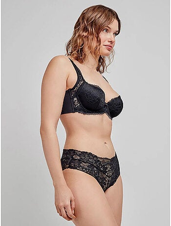 Boxer brésilien en dentelle