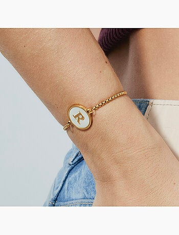 Bracelet en nacre blanche fini en or jaune 18K - lettre R de l’alphabet