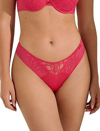 Brésilien échancré Naty