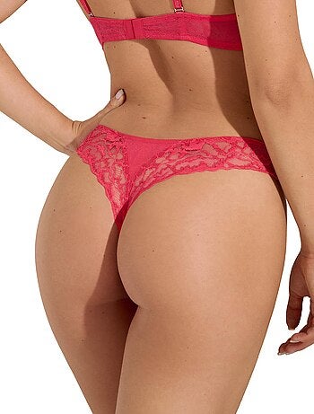 Brésilien échancré Naty