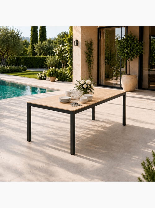 BRISBANE Table de jardin 190cm 8 personnes avec plateau en verre trempé effet bois - Kiabi BRISBANE Table de jardin 190cm 8 personnes avec plateau en verre trempé effet bois - Kiabi