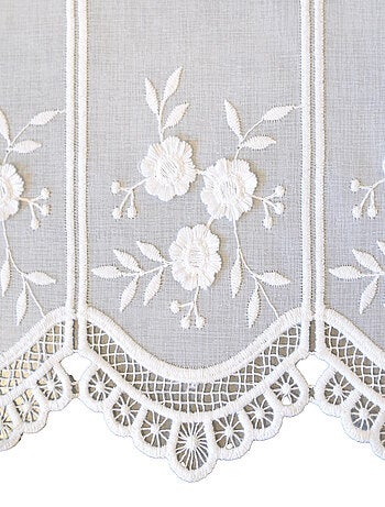 Brise bise fleurs brodées