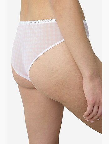 Broderie slip brésilien penti