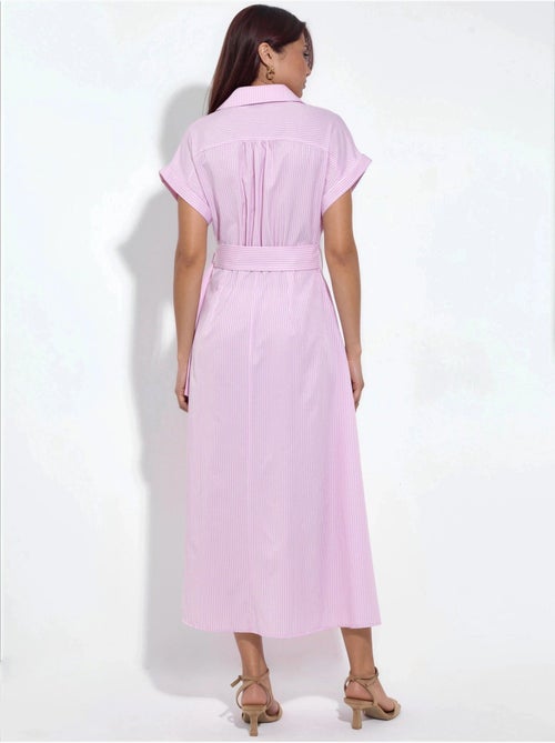 Busem robe chemise midi à rayures avec col en v et ceinture - Kiabi Busem robe chemise midi à rayures avec col en v et ceinture - Kiabi