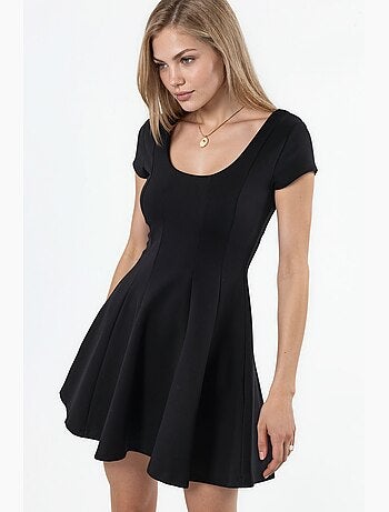 Busem robe courte patineuse à encolure en u