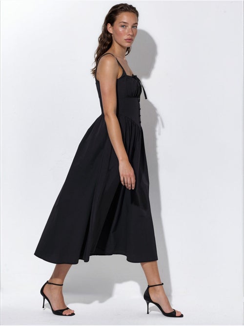 Busem robe midi à col carré avec détail boutonné - Kiabi Busem robe midi à col carré avec détail boutonné - Kiabi