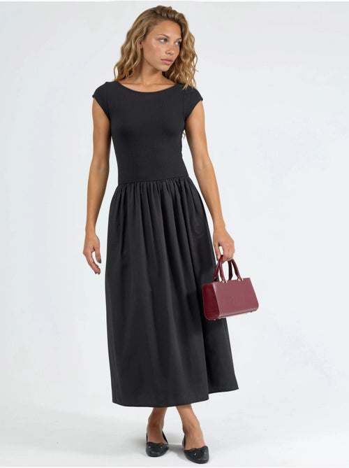 Busem robe midi décontractée à col rond - Kiabi Busem robe midi décontractée à col rond - Kiabi