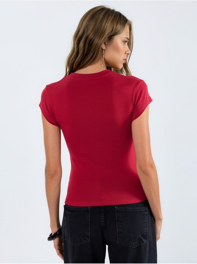 Busem t-shirt à col rond avec imprimé de cœurs brodés Rouge - Kiabi