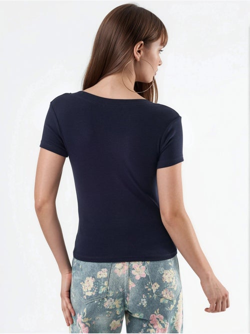 Busem t-shirt élastique à manches courtes avec col en v - Kiabi Busem t-shirt élastique à manches courtes avec col en v - Kiabi