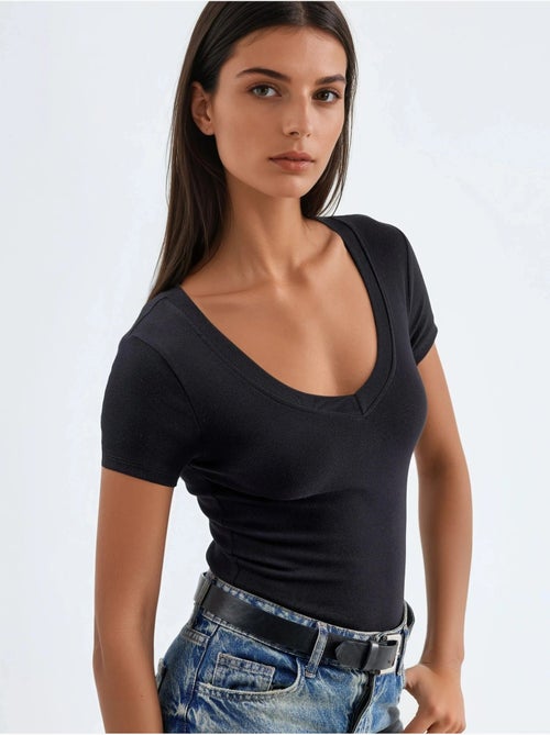 Busem t-shirt élastique à manches courtes avec col en v - Kiabi Busem t-shirt élastique à manches courtes avec col en v - Kiabi
