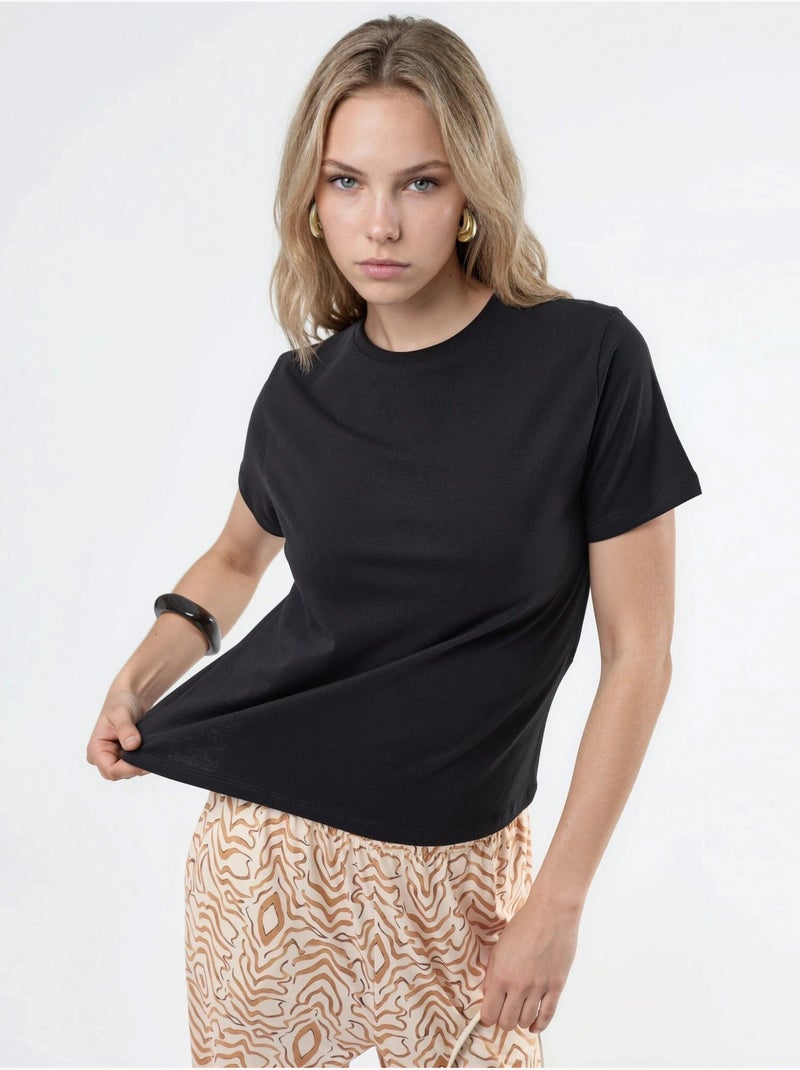 Busem t-shirt en coton uni à col rond Noir - Kiabi
