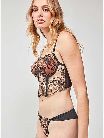 Bustier en tissu brodé de fleurs bonnets b et c