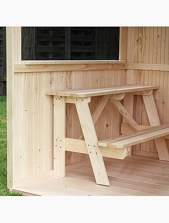 Cabane en bois avec pergola et plancher