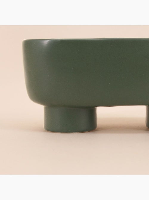 Cache pot en céramique ovale sur pieds vert 20cm - Kiabi Cache pot en céramique ovale sur pieds vert 20cm - Kiabi