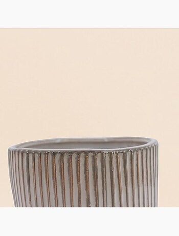 Cache-pot en céramique striée marron 16cm