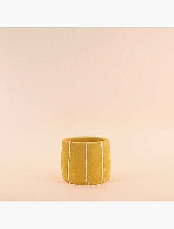 Cache-pot en ciment jaune lignes blanches 13cm