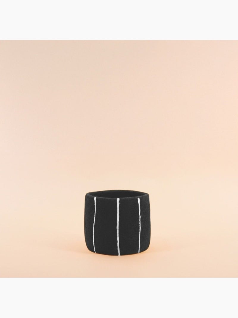 Cache-pot en ciment noir lignes blanches 13cm Noir - Kiabi
