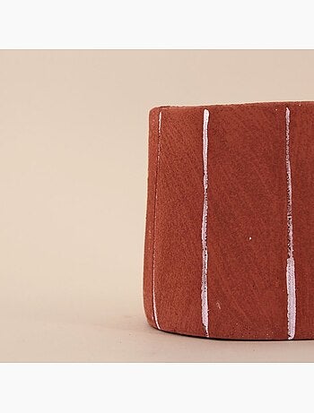 Cache-pot en ciment terracotta lignes blanches 15cm