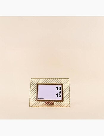 Cadre photo 10x15cm en métal strié doré