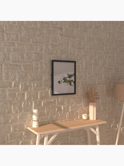 Cadre photo "Mae" en bois 40x50cm noir - Kiabi Cadre photo "Mae" en bois 40x50cm noir - Kiabi