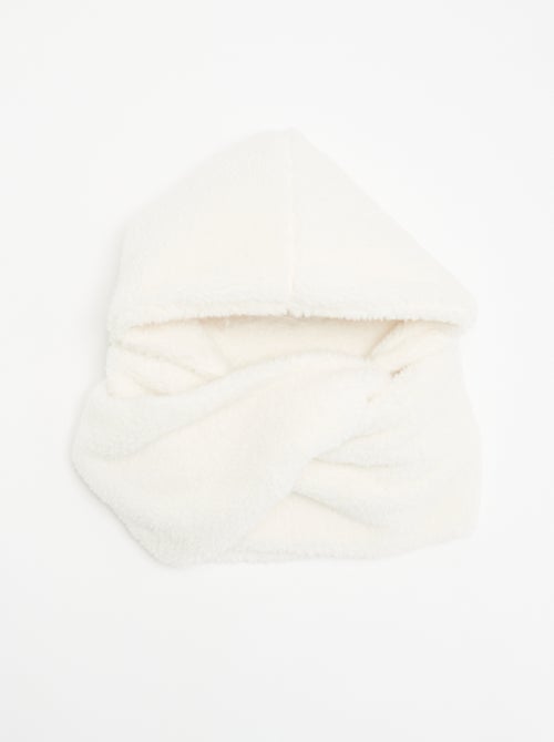 Cagoule écharpe avec effet moutonné - Kiabi Cagoule écharpe avec effet moutonné - Kiabi
