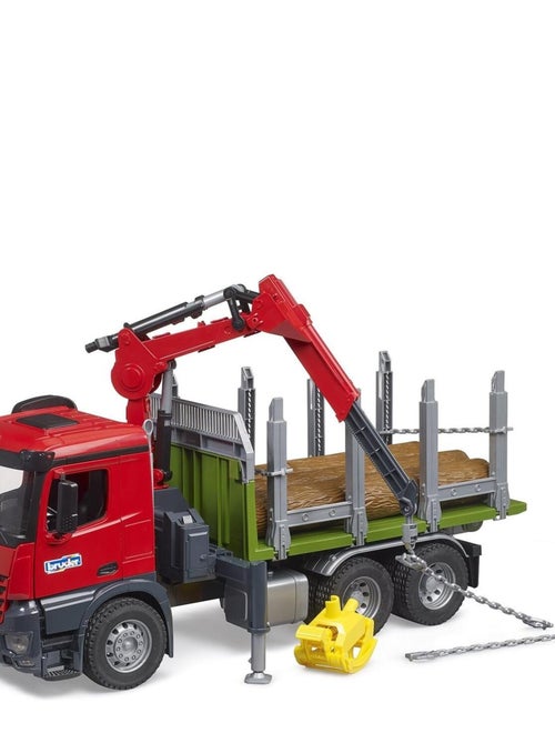 Camion de transport de bois MB Arocs avec grue de chargement, grappin et 3 troncs d'arbre - Kiabi