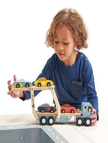 Camion transporteur de voitures