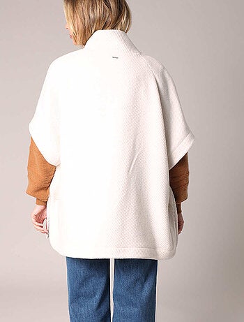 Cape ample en tissu texturé
'Deeluxe'