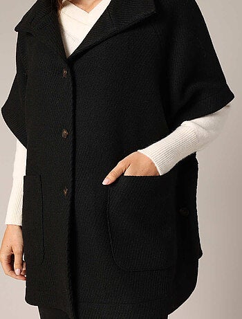 Cape ample en tissu texturé
'Deeluxe'