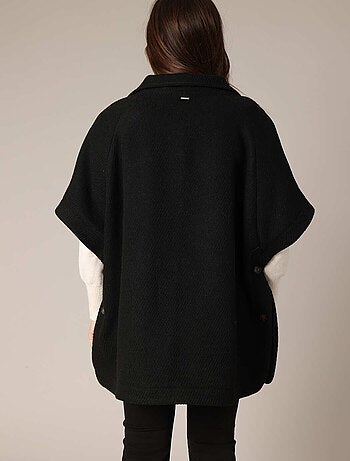 Cape ample en tissu texturé
'Deeluxe'