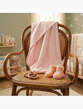 Cape de bain bébé à broder avec bande Aïda – Aidelle