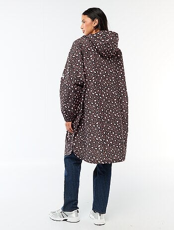 Cape de pluie déperlante avec capuche avec astuce pliage sur elle-même