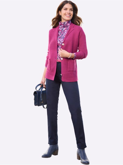 Cardigan à col à revers et poches plaquées avec motif côtelé - taille standard - moda vilona - Kiabi Cardigan à col à revers et poches plaquées avec motif côtelé - taille standard - moda vilona - Kiabi