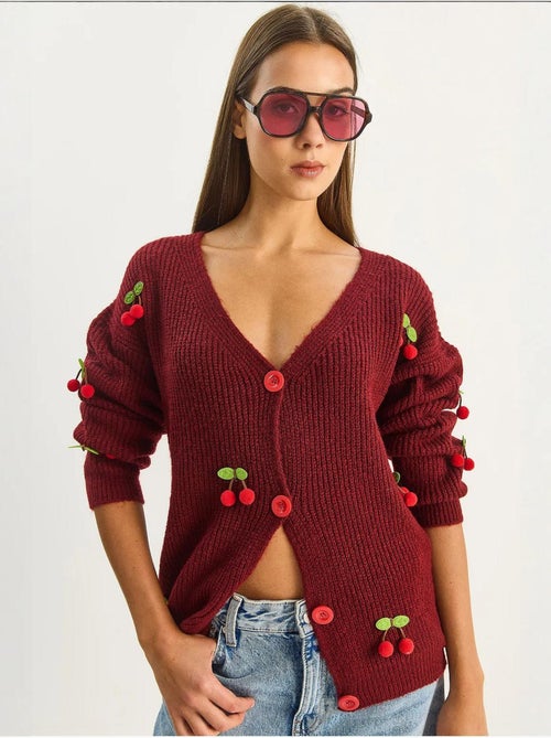 Cardigan à motif fruits, boutons et col v lucci - Kiabi Cardigan à motif fruits, boutons et col v lucci - Kiabi