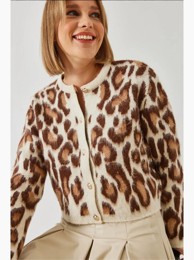 Cardigan boutonné en maille à motif léopard lucci Crème - Kiabi