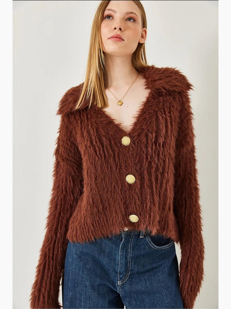 Cardigan col polo avec boutons dorés et aspect fausse fourrure lucci Marron chocolat - Kiabi