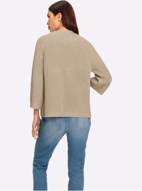 Cardigan en tricot avec col V et manches 3/4 - Taille standard - Helline - Kiabi Cardigan en tricot avec col V et manches 3/4 - Taille standard - Helline - Kiabi