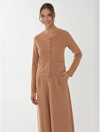 Cardigan en tricot boutonné sur le devant